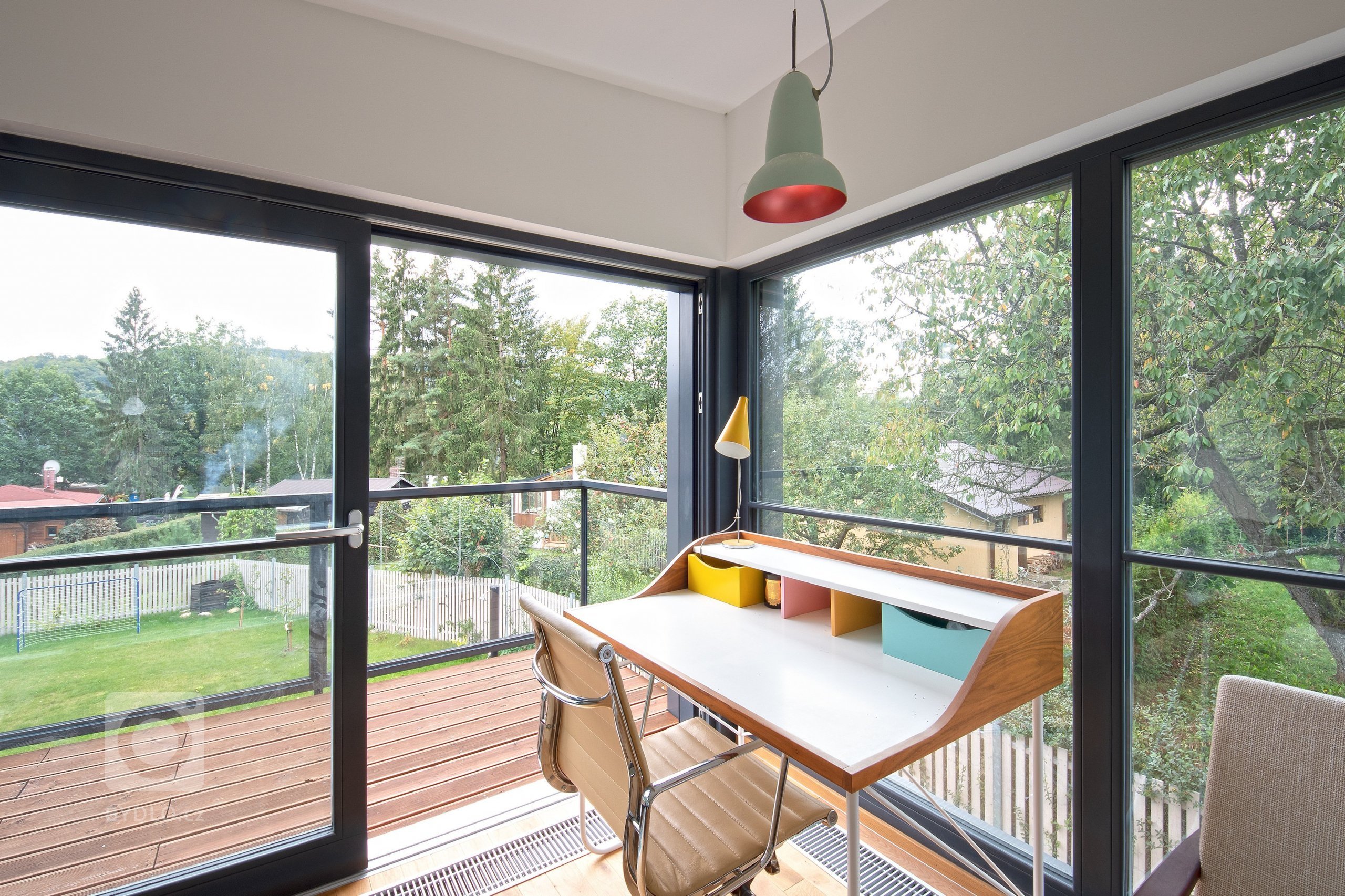 Svojí dispozicí a celkovým řešením poskytuje&nbsp;prostor pro pohodlné celoroční bydlení.

www.prajaga.cz
