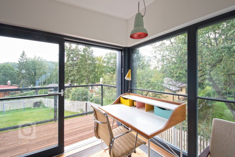 add picture to album