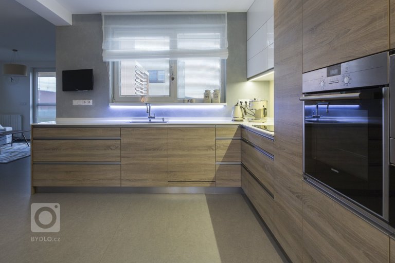 add picture to album