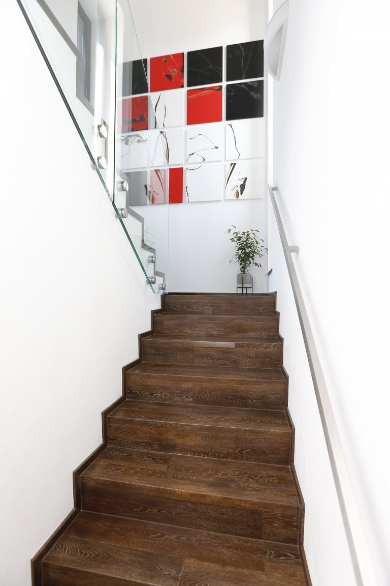 Rodinný dům v Uhřiněvsi&nbsp; je určen pro bydlení 4&ndash; členné rodiny. Zastavěná plocha činí 180,83 m2 z toho RD 167,23 m2, sklad 13,60 m2.
Celková užitná…