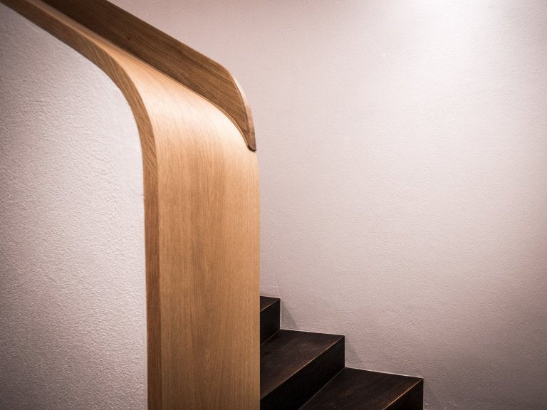 Nově postavený rodinný dům v obci Zdiby poblíž našeho hlavního města dostal díky koncepci veškerého vybavení do přírodních materiálů netradiční tvář. Byl to…