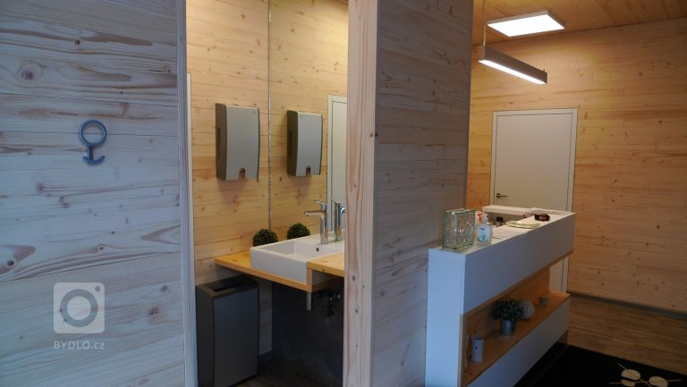 add picture to album