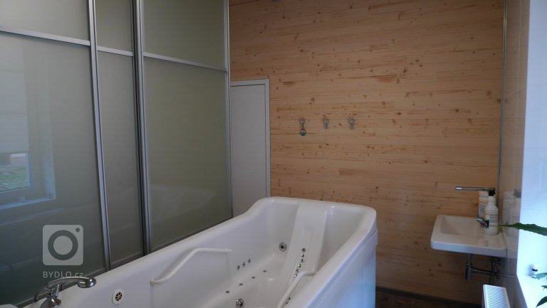 add picture to album