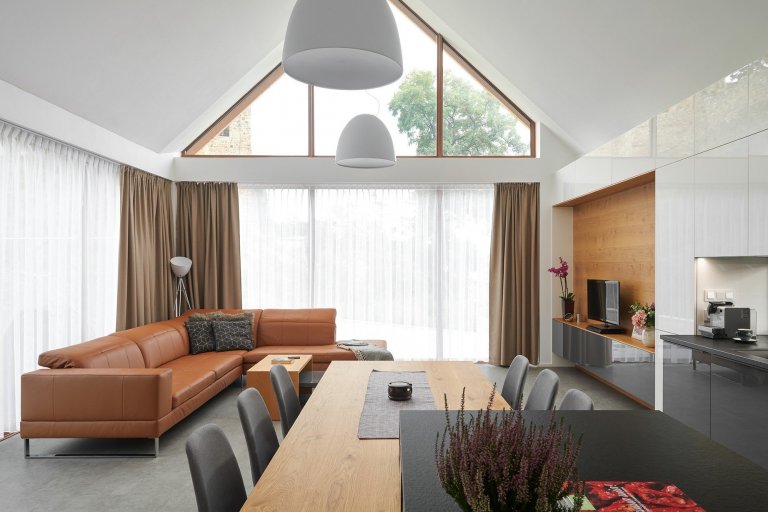Luxusní dům s designovým prosklením