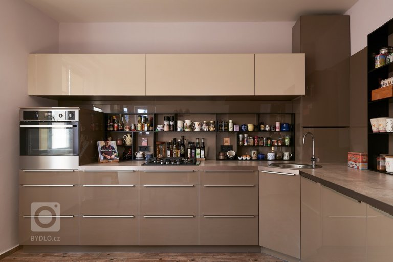 add picture to album