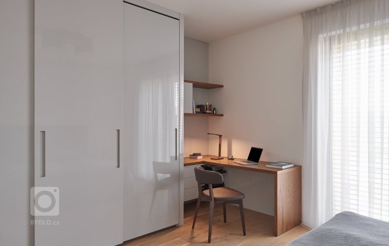 add picture to album