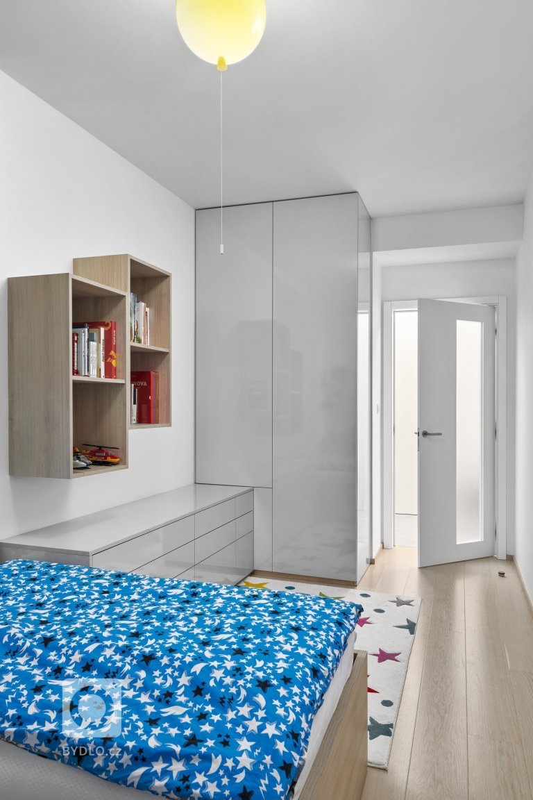 add picture to album