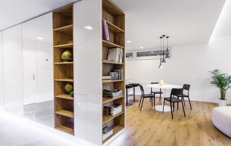 add picture to album