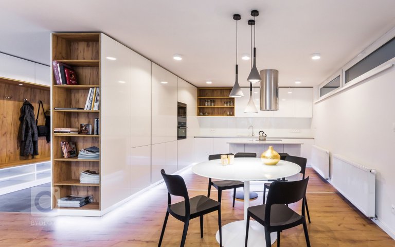 add picture to album