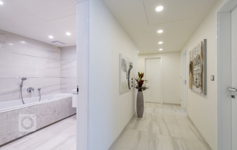 add picture to album