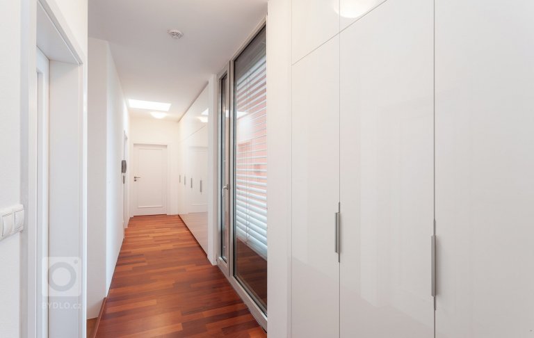 add picture to album