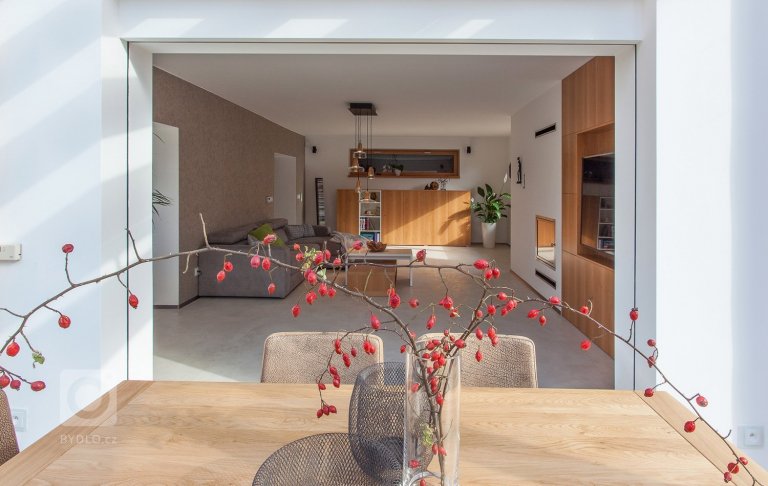 add picture to album