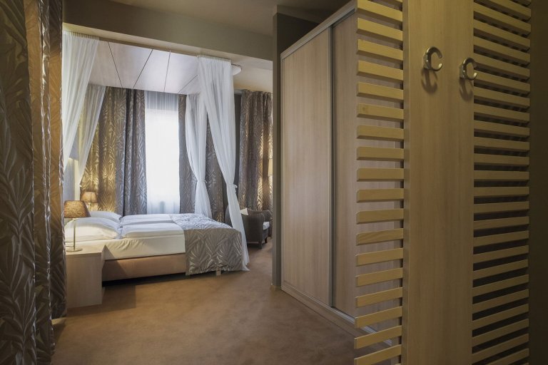 HOTEL KAMPA GARDEN POKOJE