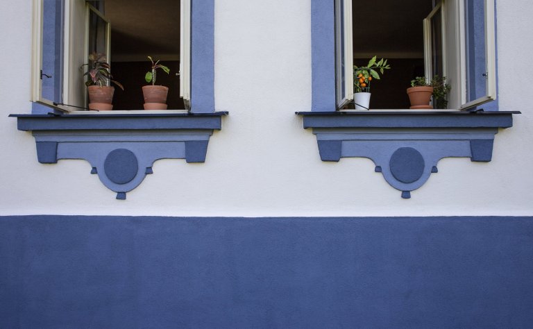 Rekonstrukci jsme prováděli v letech 2016-2017. Dispozice domu zachována. Ve všech místnostech použitá naše hliněná omítka. Přírodní nátěry na dřevo a zdi,…