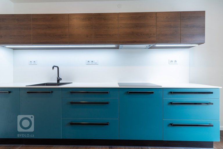 add picture to album