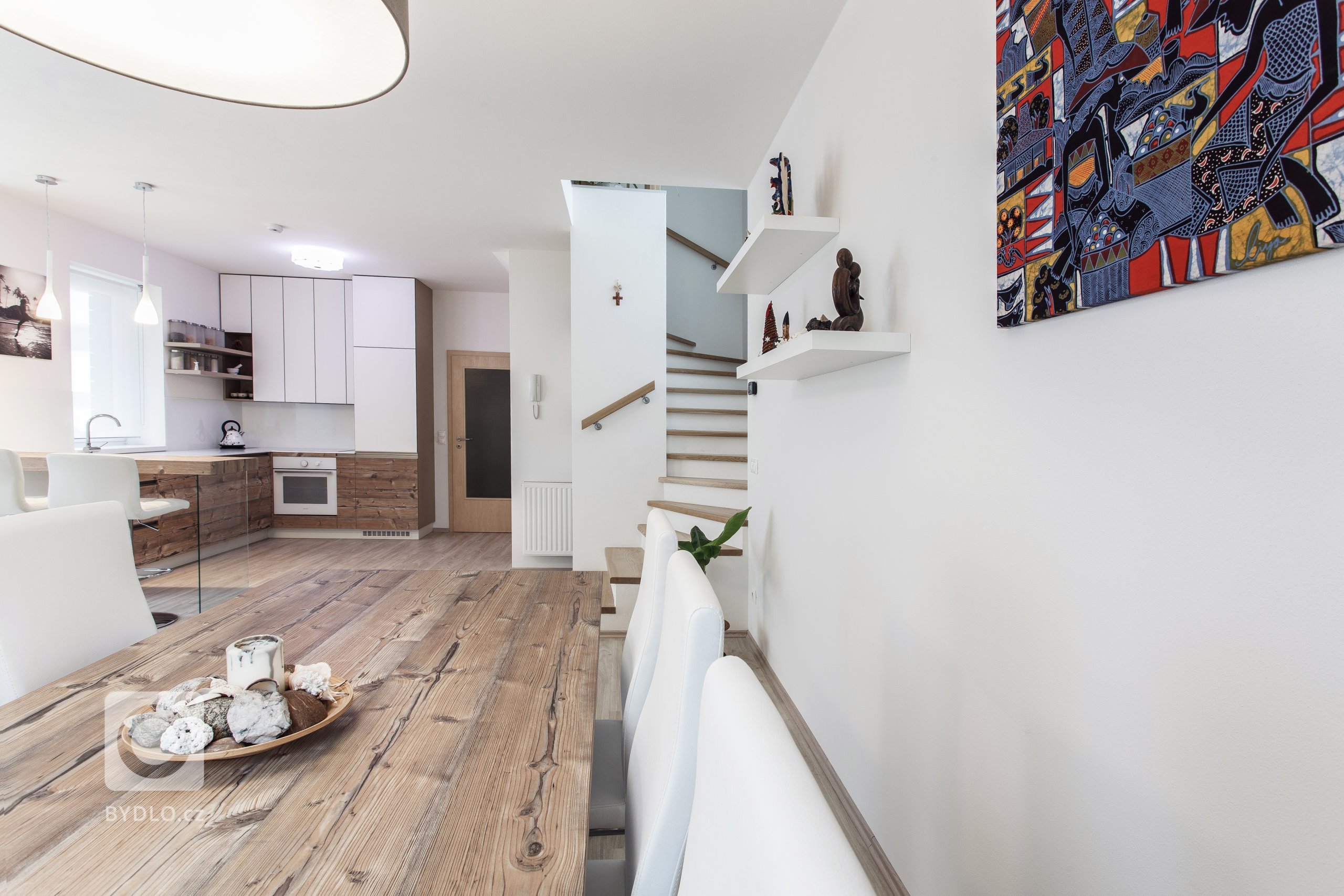 Požadavkem Investora na realizaci interiéru RD umístěného v rezidenci Austerlitz ve Slavkově u Brna byla nadčasová elegance bez přehnaných designových…