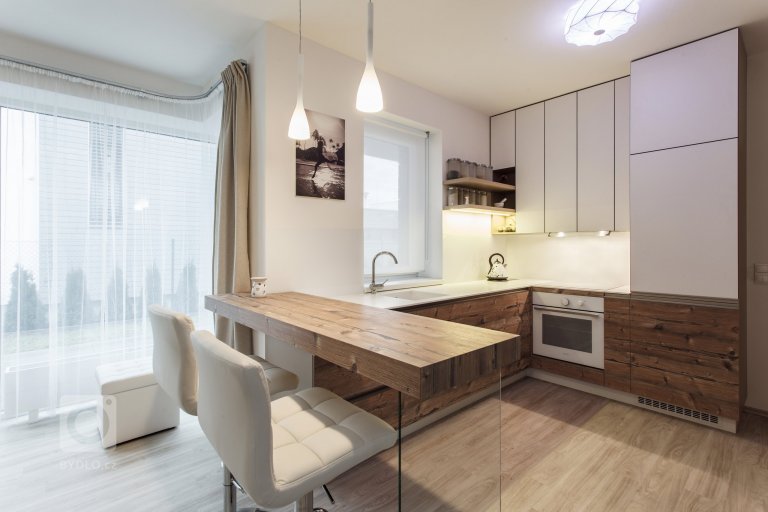 Požadavkem Investora na realizaci interiéru RD umístěného v rezidenci Austerlitz ve Slavkově u Brna byla nadčasová elegance bez přehnaných designových…