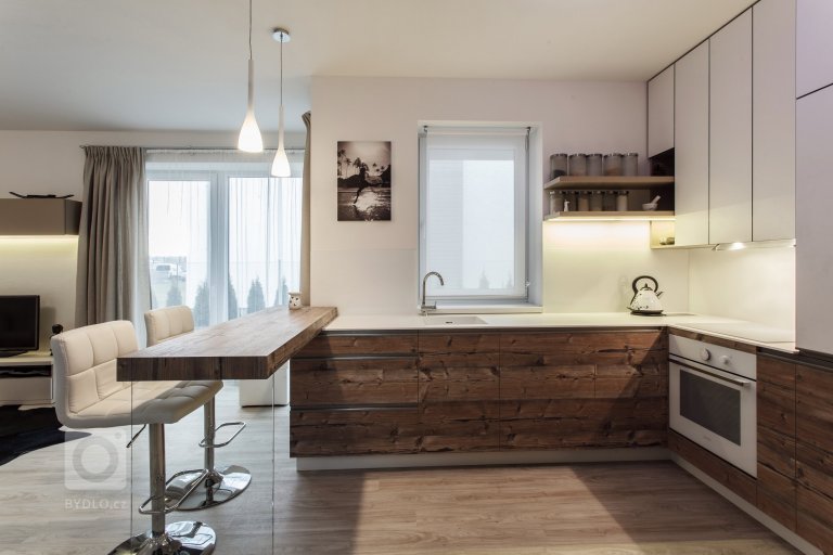 Požadavkem Investora na realizaci interiéru RD umístěného v rezidenci Austerlitz ve Slavkově u Brna byla nadčasová elegance bez přehnaných designových…