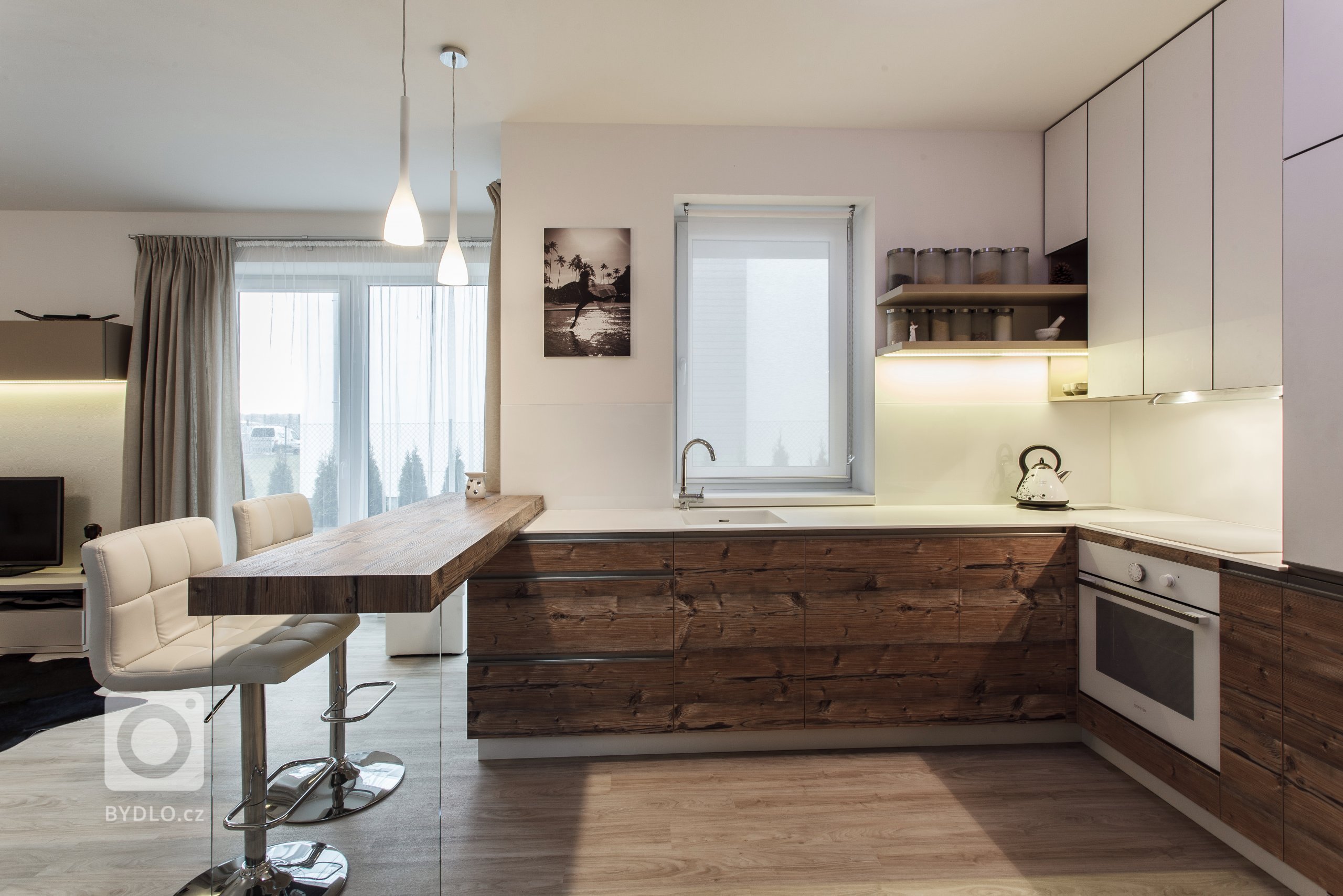 Požadavkem Investora na realizaci interiéru RD umístěného v rezidenci Austerlitz ve Slavkově u Brna byla nadčasová elegance bez přehnaných designových…