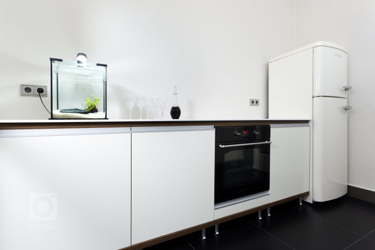 Spojení moderní technologie s&nbsp;retro designem&nbsp;dodává kuchyňskému&nbsp;prostoru pocit útulného domova. Kuchyně&nbsp;je důležitým&nbsp;místem střetávání…