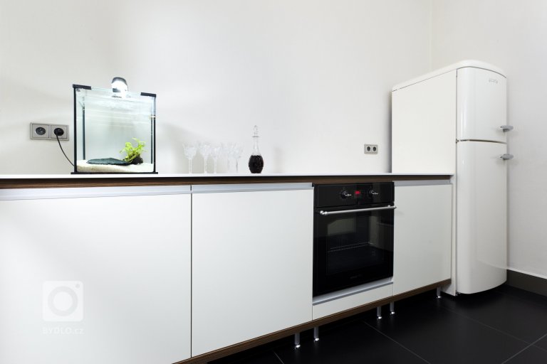 add picture to album