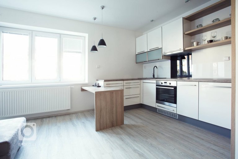 add picture to album