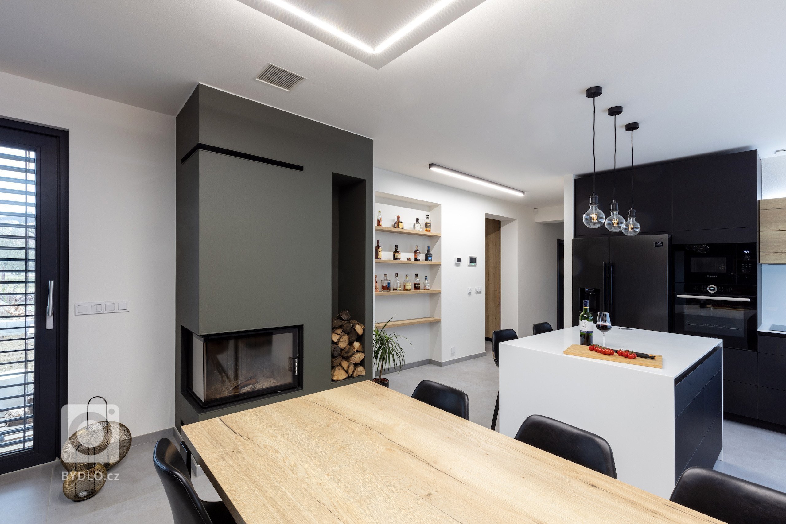 Investor nás oslovil&nbsp;s přáním navrhnout&nbsp;interiér&nbsp;pro&nbsp;novostavbu&nbsp;rodinného domu ve&nbsp;Starém Městě.&nbsp;Požadavkem mladého páru bylo…