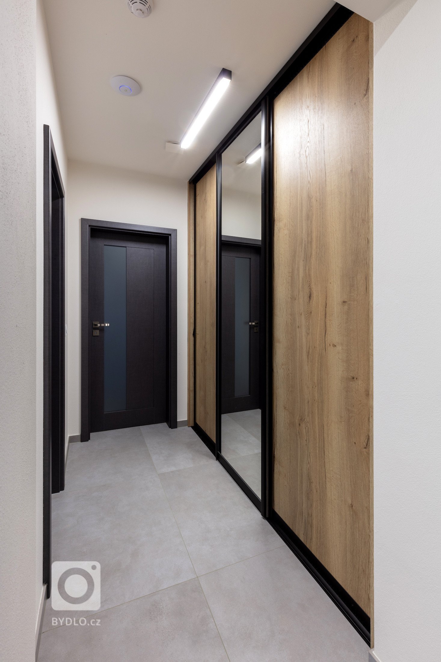 Investor nás oslovil&nbsp;s přáním navrhnout&nbsp;interiér&nbsp;pro&nbsp;novostavbu&nbsp;rodinného domu ve&nbsp;Starém Městě.&nbsp;Požadavkem mladého páru bylo…