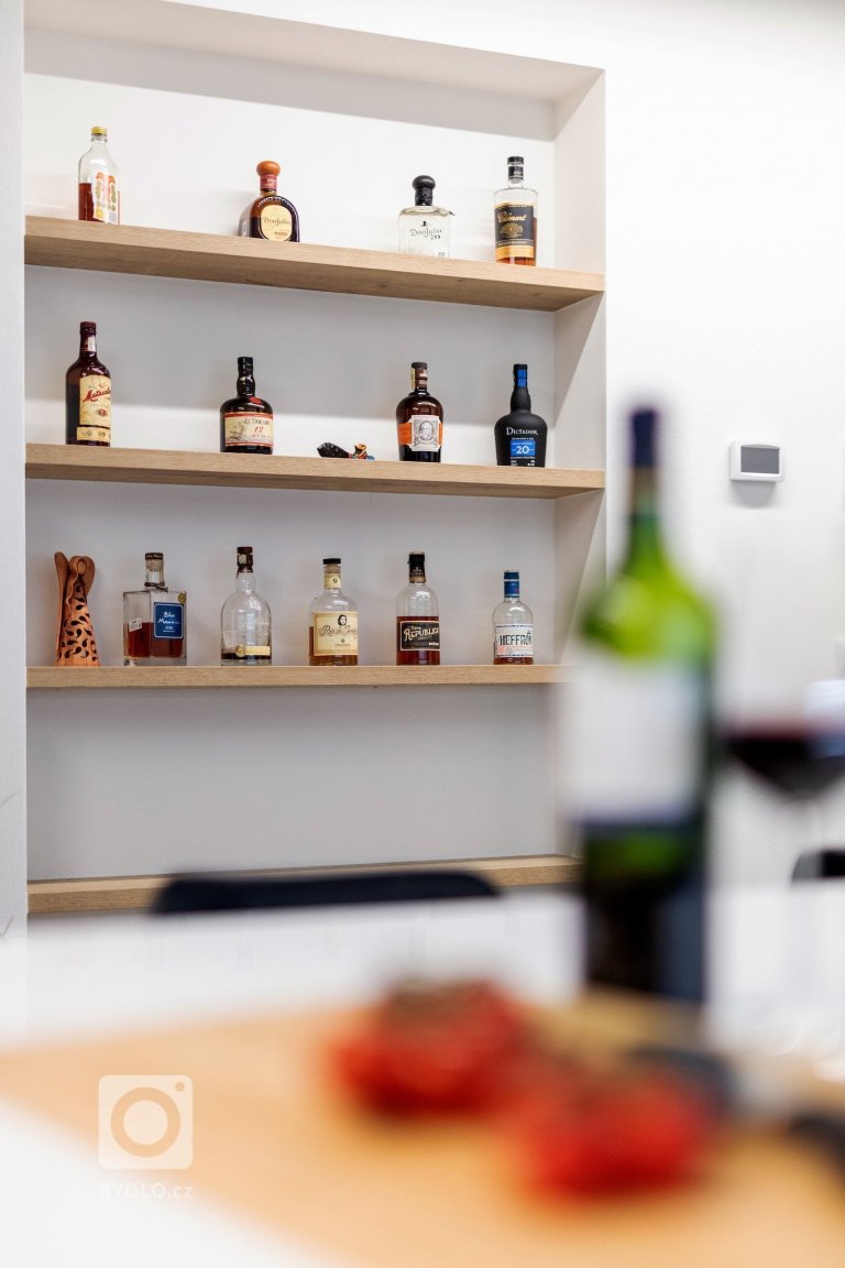 add picture to album