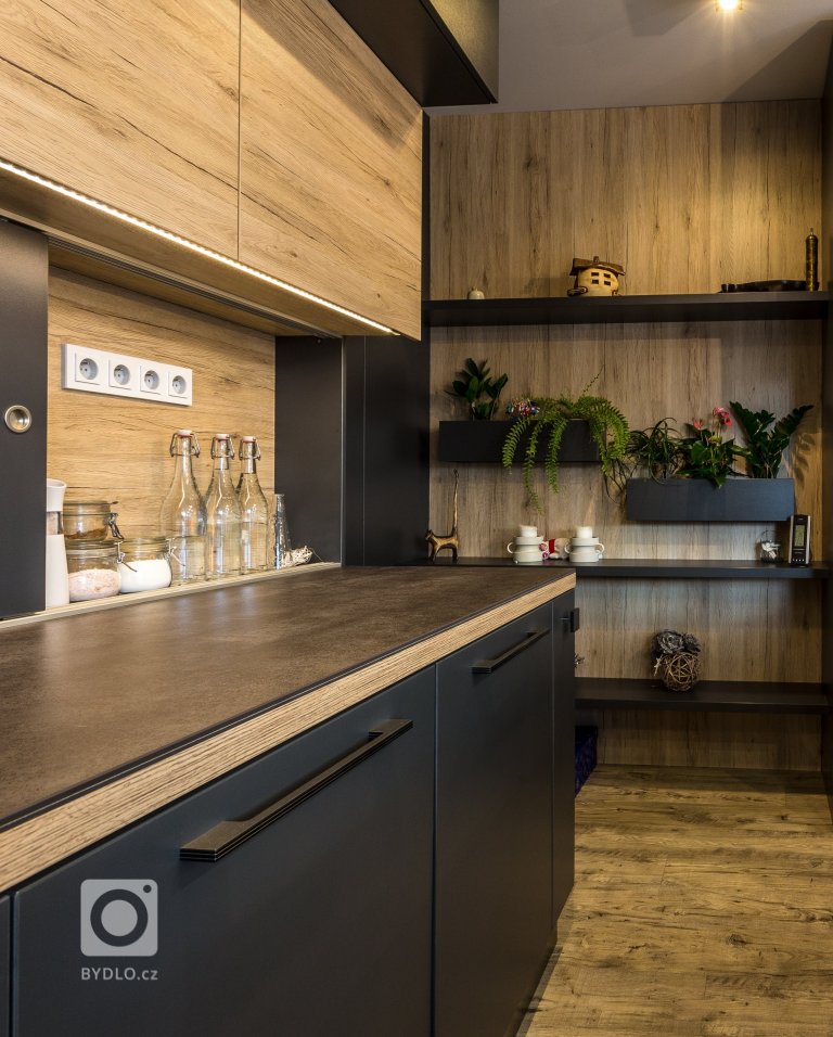 add picture to album