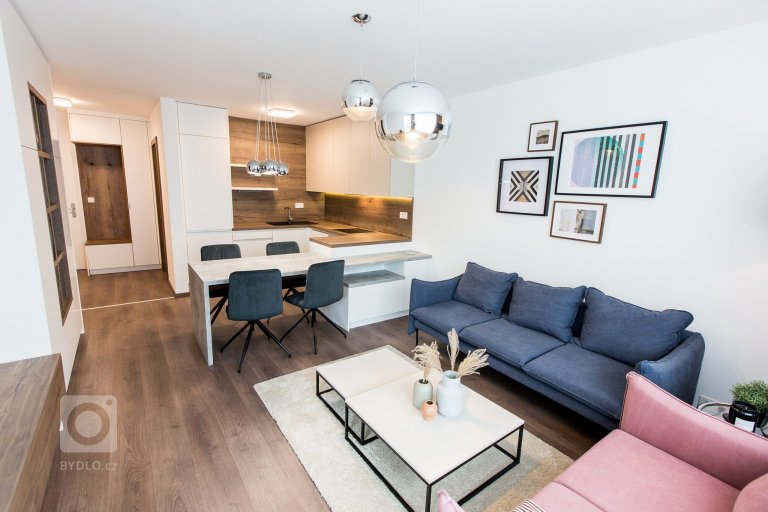 add picture to album