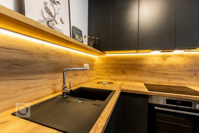 add picture to album