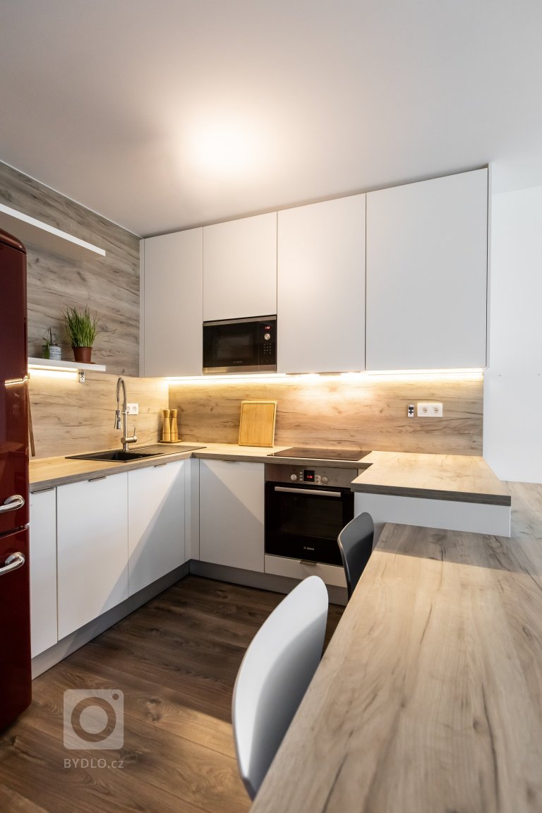 add picture to album