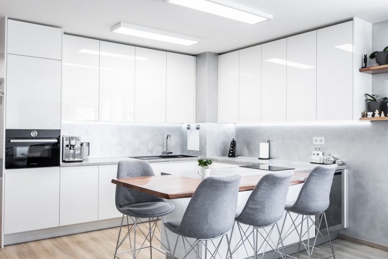 Pre niekoho sterilné nemocničné prostredie &ndash; pre nás a majiteľa tejto krásnej kuchyne je to stelesnenie čistoty a minimalizmu. Na rozbitie tohto dizajnu…