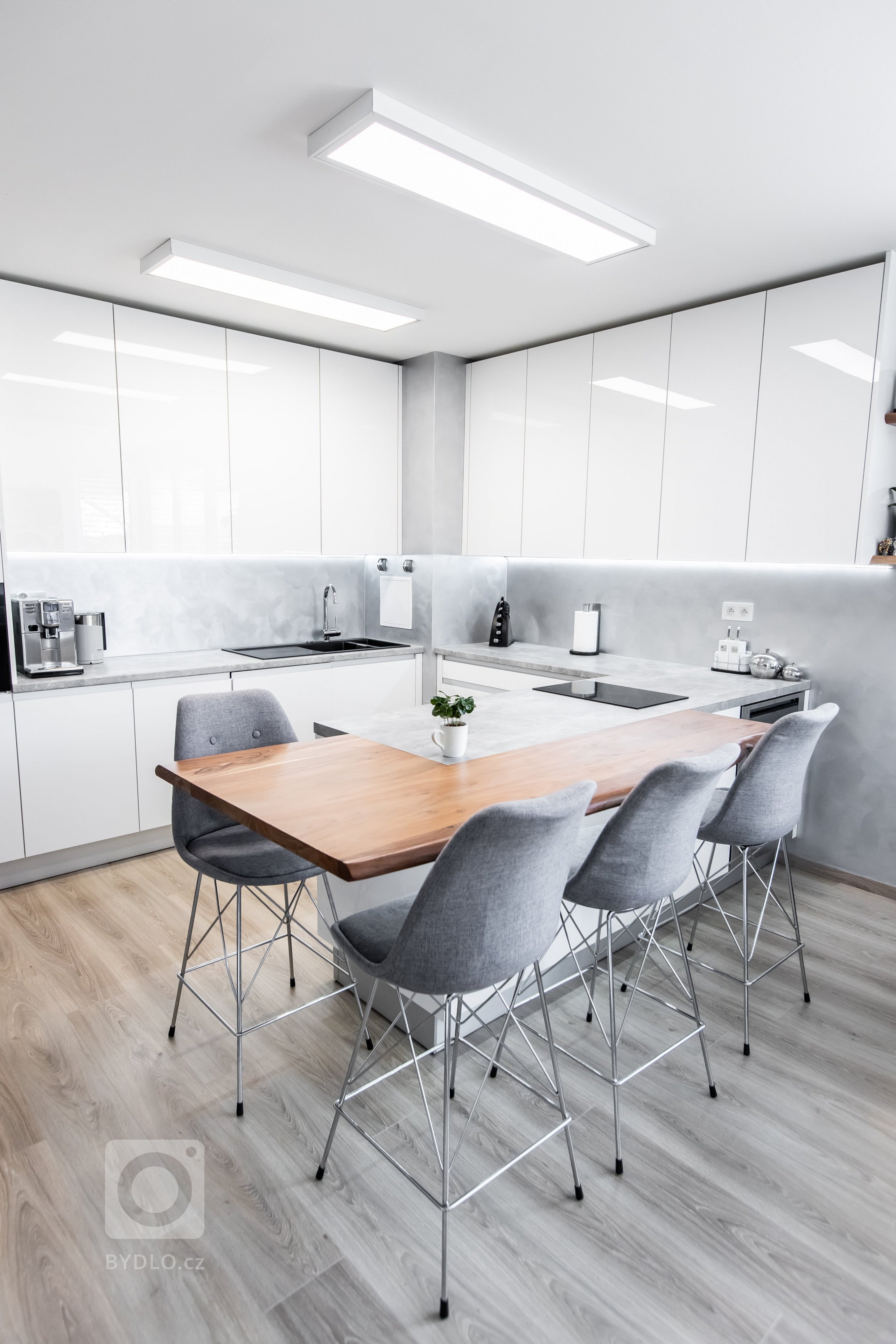 Pre niekoho sterilné nemocničné prostredie &ndash; pre nás a majiteľa tejto krásnej kuchyne je to stelesnenie čistoty a minimalizmu. Na rozbitie tohto dizajnu…