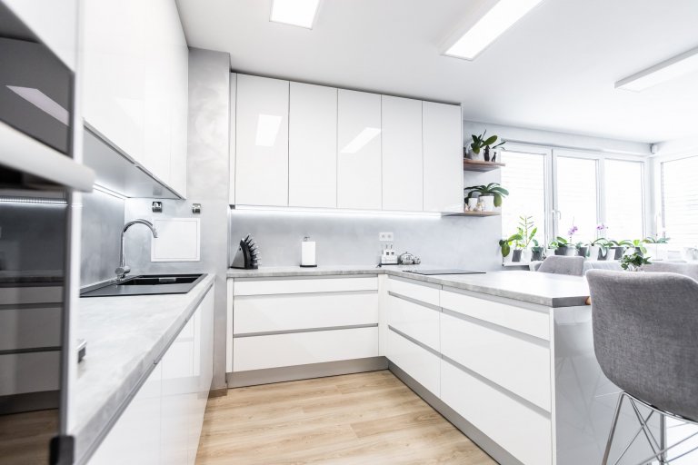 Pre niekoho sterilné nemocničné prostredie &ndash; pre nás a majiteľa tejto krásnej kuchyne je to stelesnenie čistoty a minimalizmu. Na rozbitie tohto dizajnu…