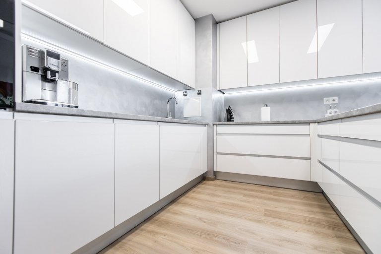 Pre niekoho sterilné nemocničné prostredie &ndash; pre nás a majiteľa tejto krásnej kuchyne je to stelesnenie čistoty a minimalizmu. Na rozbitie tohto dizajnu…