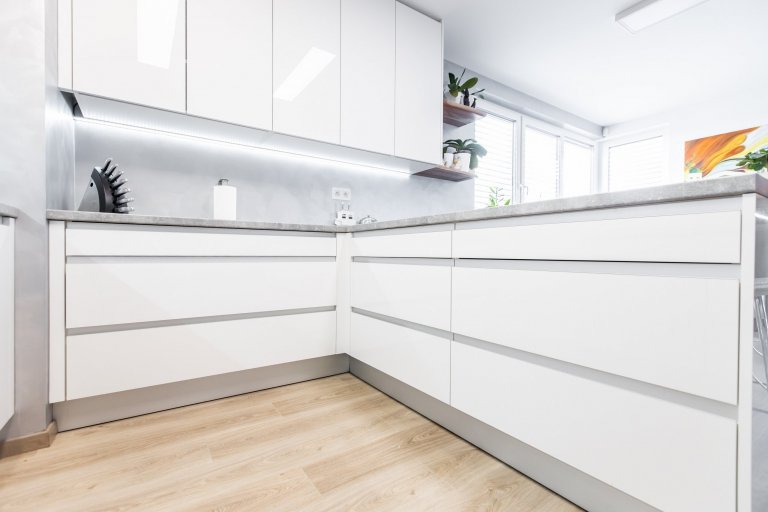 Pre niekoho sterilné nemocničné prostredie &ndash; pre nás a majiteľa tejto krásnej kuchyne je to stelesnenie čistoty a minimalizmu. Na rozbitie tohto dizajnu…