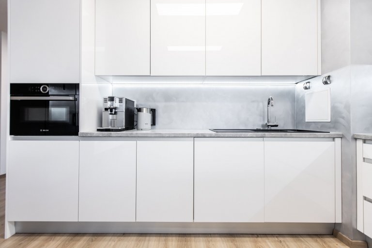 Pre niekoho sterilné nemocničné prostredie &ndash; pre nás a majiteľa tejto krásnej kuchyne je to stelesnenie čistoty a minimalizmu. Na rozbitie tohto dizajnu…