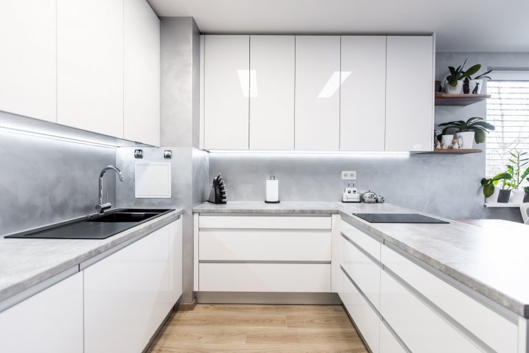 Pre niekoho sterilné nemocničné prostredie &ndash; pre nás a majiteľa tejto krásnej kuchyne je to stelesnenie čistoty a minimalizmu. Na rozbitie tohto dizajnu…