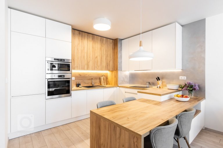 add picture to album