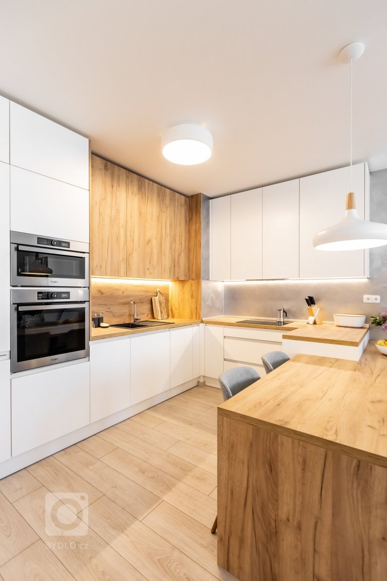 add picture to album