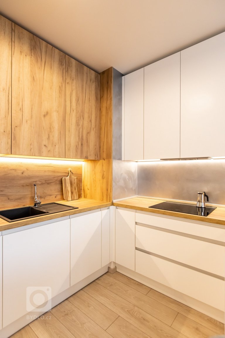 add picture to album