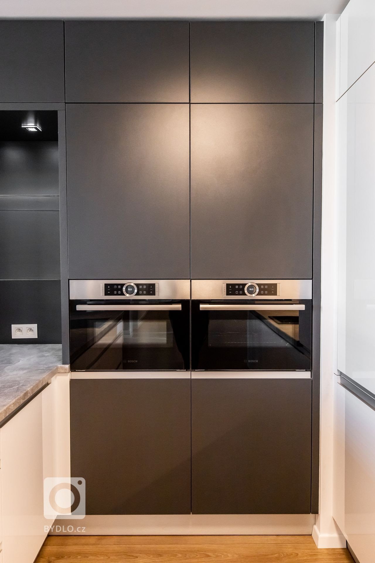 Realizácia kuchyne s obývačkou v industriálnom štýle