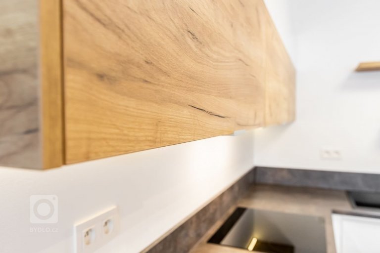 add picture to album