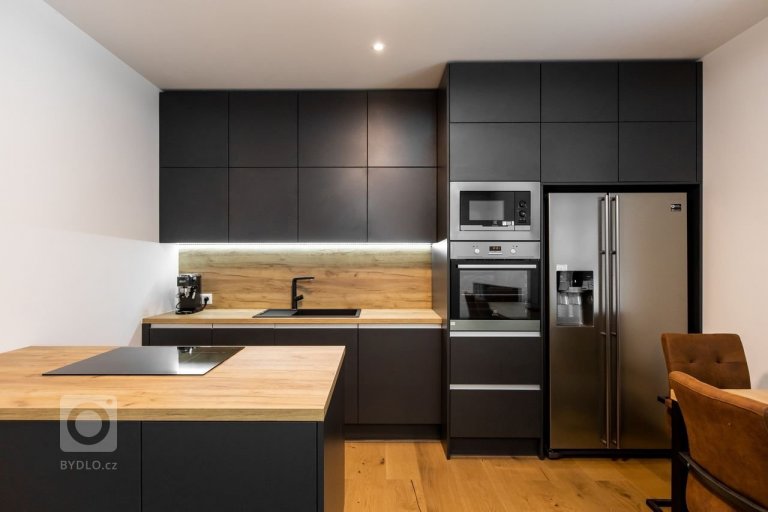 add picture to album