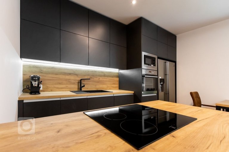 add picture to album