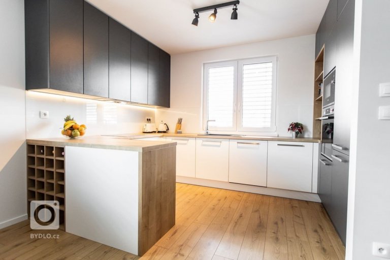 add picture to album