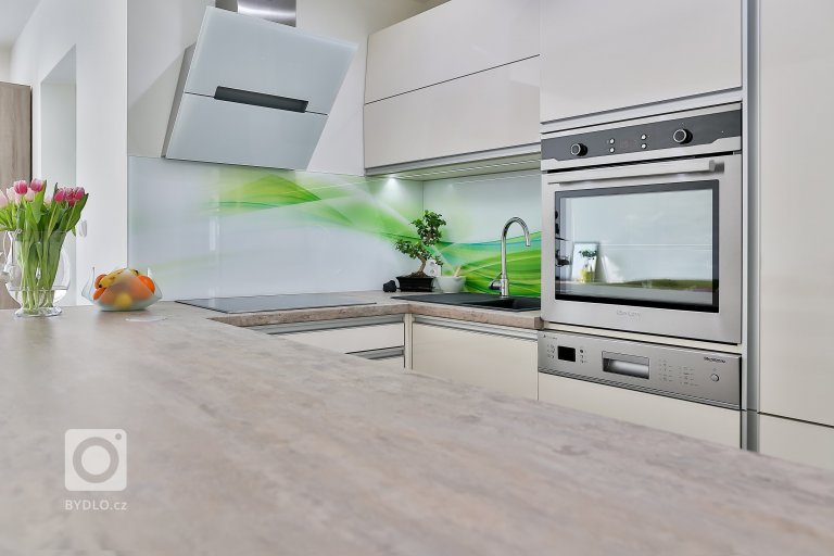 add picture to album