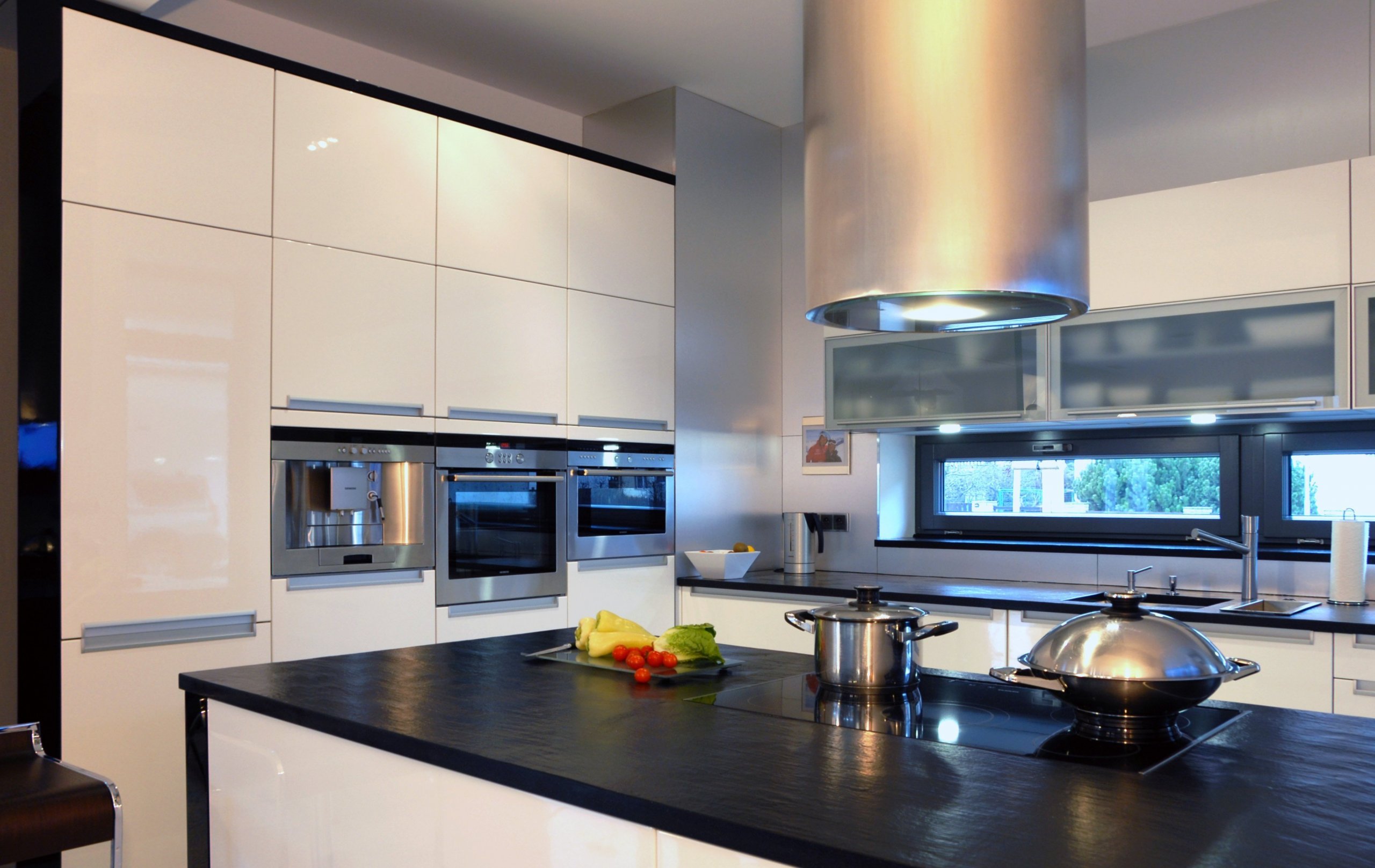 Kuchyně ve vysokém lesku